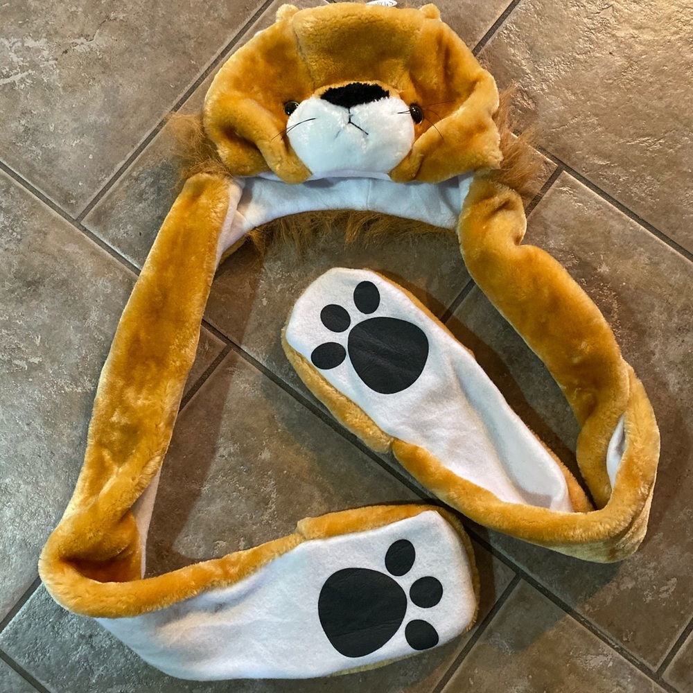 Cute lion hat with mittens